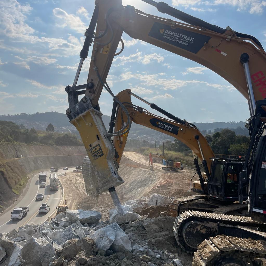 Demolição controlada em São Paulo