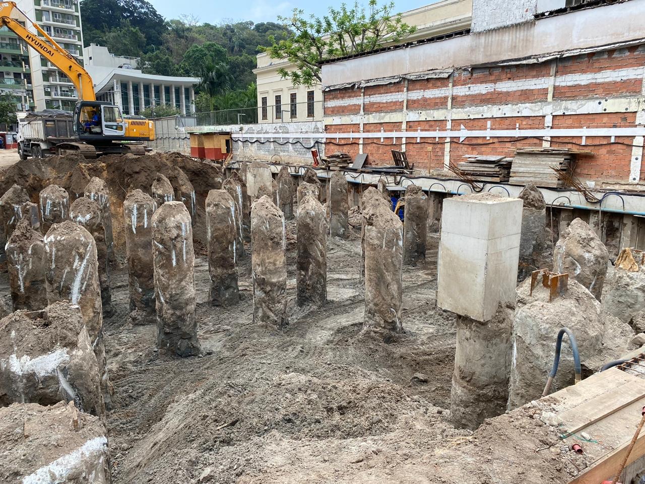 Demolição de estacas em Minas Gerais